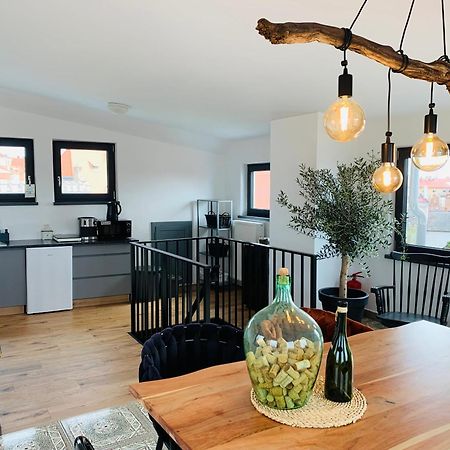 Boutique Apartments U Rolanda, Mikulasske Namesti Znojmo Ngoại thất bức ảnh
