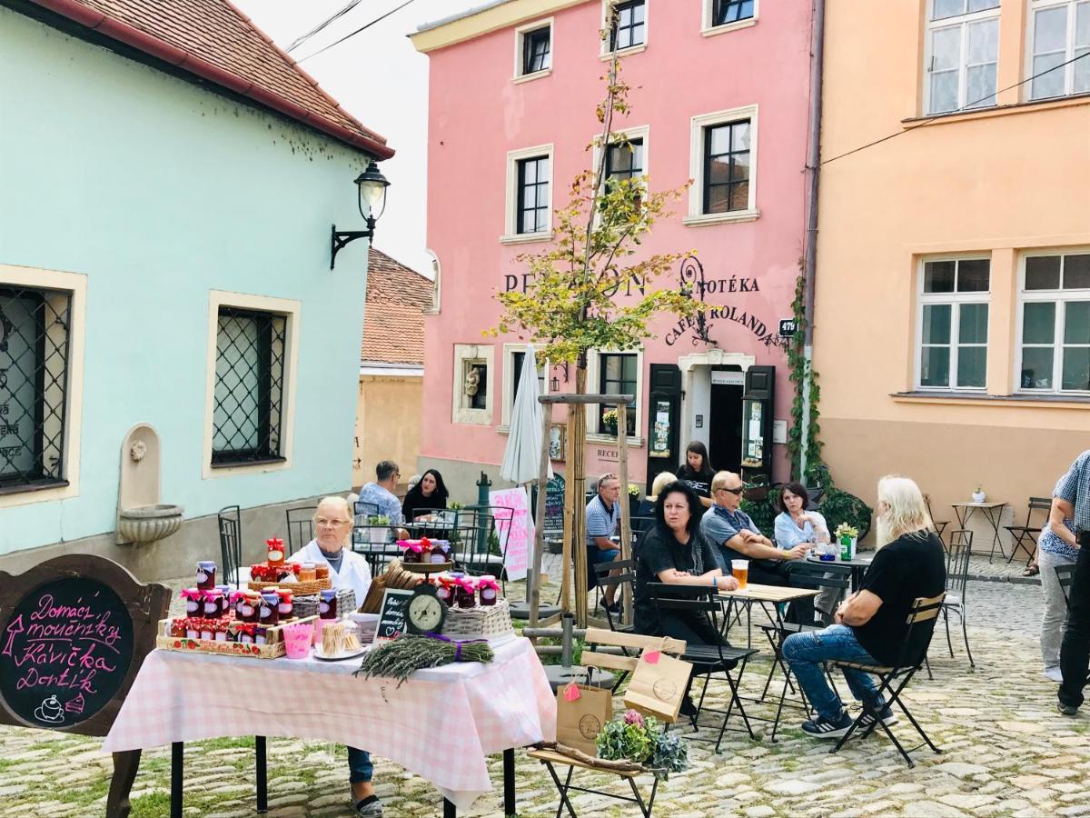 Boutique Apartments U Rolanda, Mikulasske Namesti Znojmo Ngoại thất bức ảnh