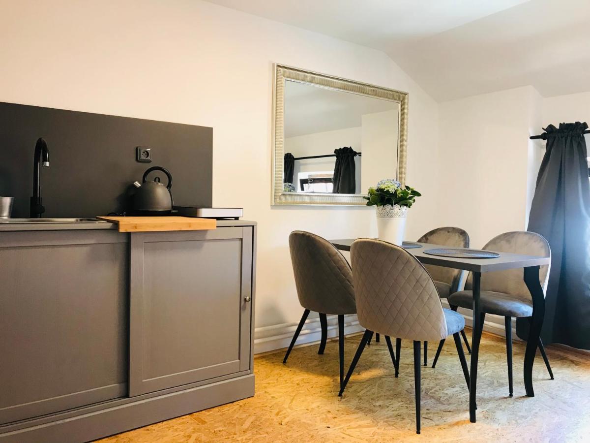 Boutique Apartments U Rolanda, Mikulasske Namesti Znojmo Ngoại thất bức ảnh