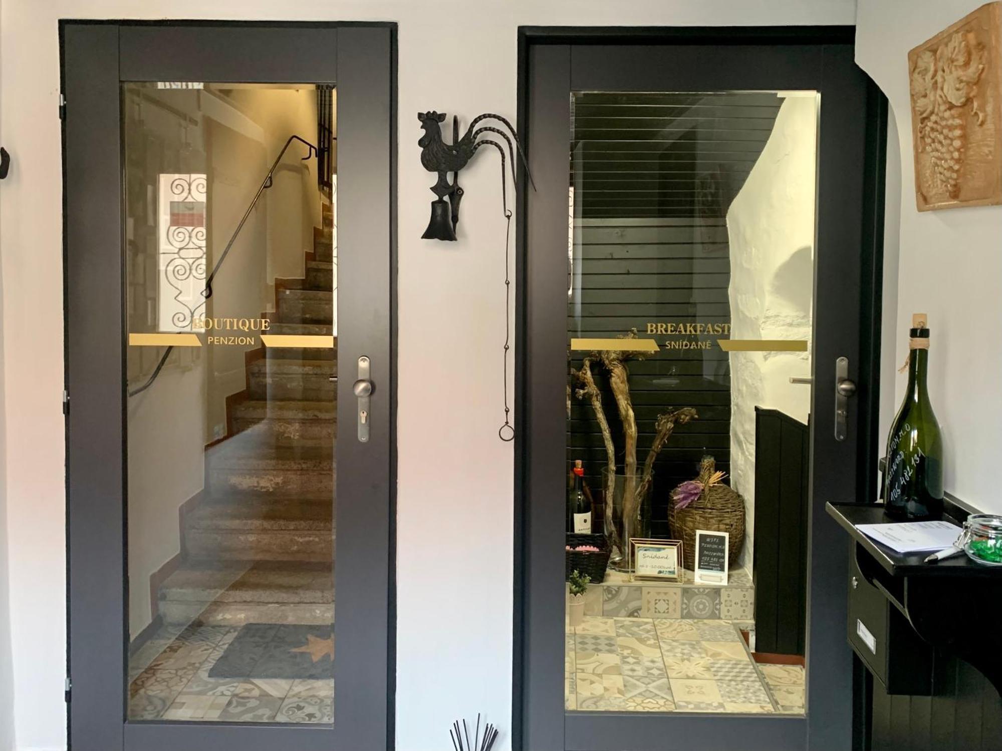 Boutique Apartments U Rolanda, Mikulasske Namesti Znojmo Ngoại thất bức ảnh