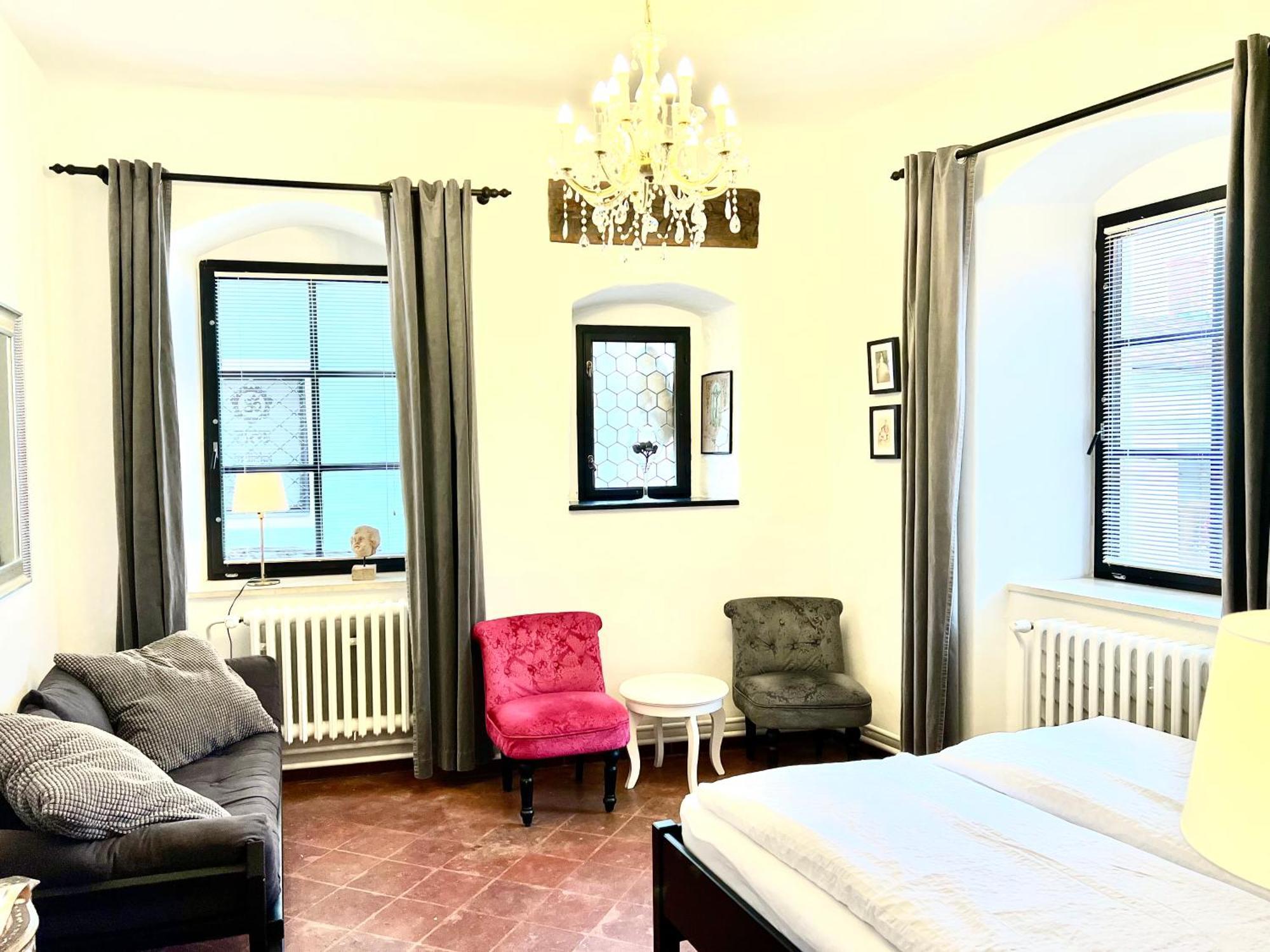 Boutique Apartments U Rolanda, Mikulasske Namesti Znojmo Ngoại thất bức ảnh