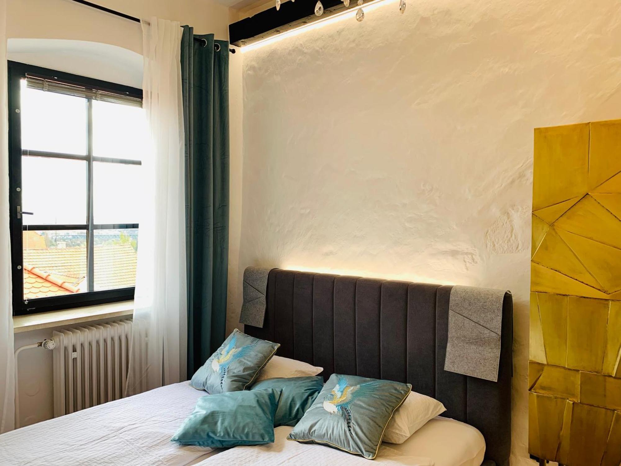 Boutique Apartments U Rolanda, Mikulasske Namesti Znojmo Ngoại thất bức ảnh