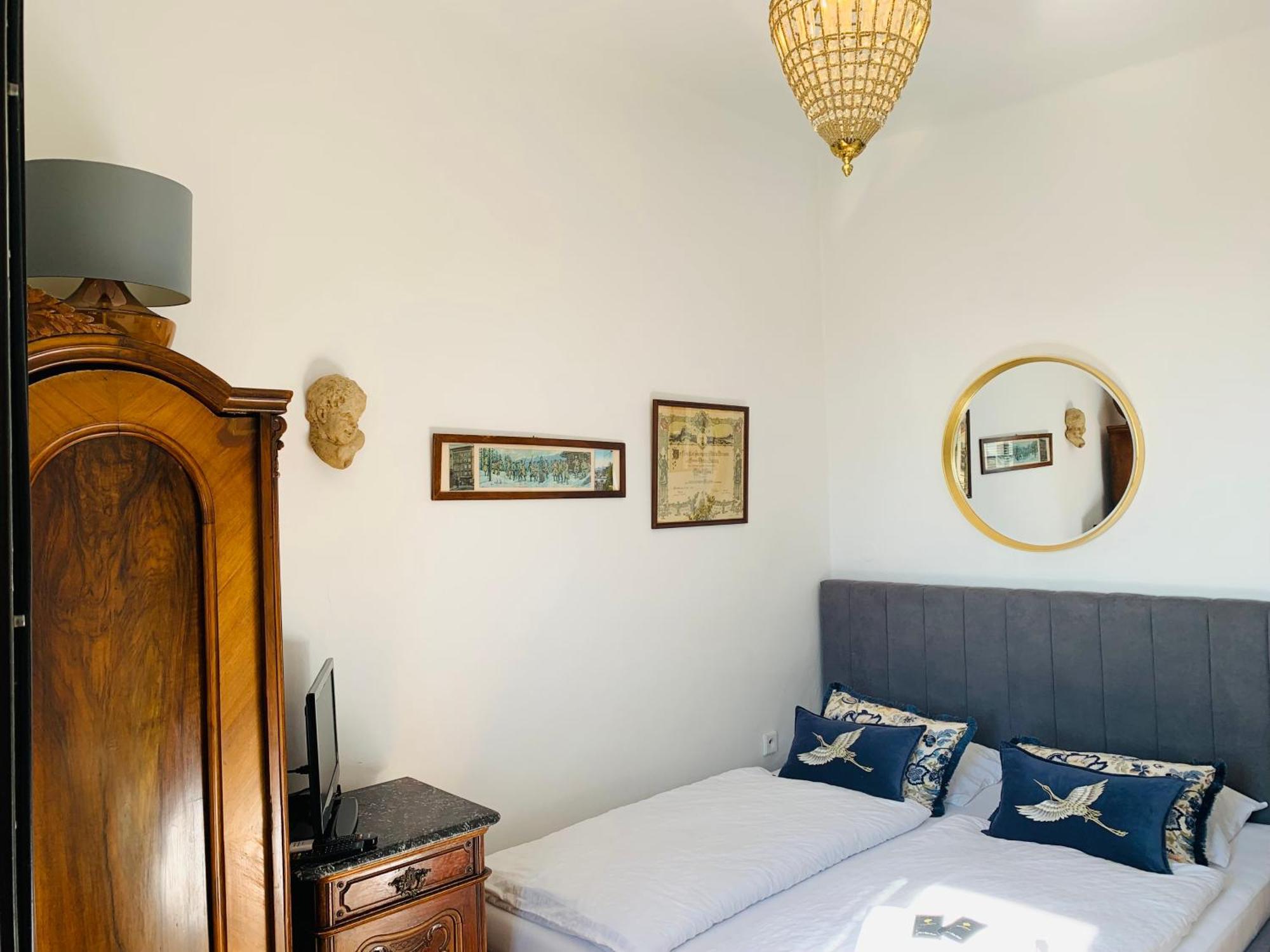 Boutique Apartments U Rolanda, Mikulasske Namesti Znojmo Phòng bức ảnh