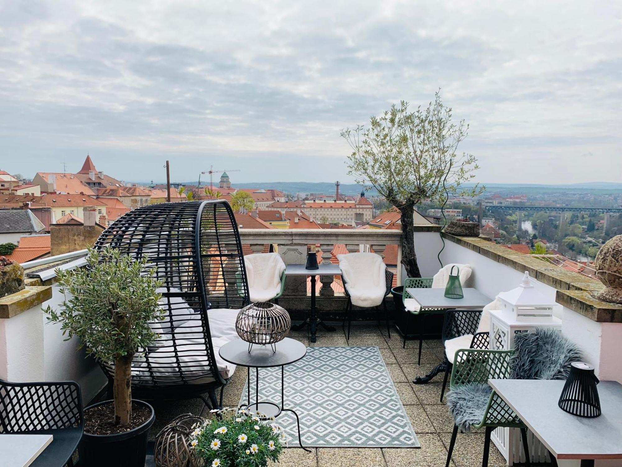 Boutique Apartments U Rolanda, Mikulasske Namesti Znojmo Ngoại thất bức ảnh