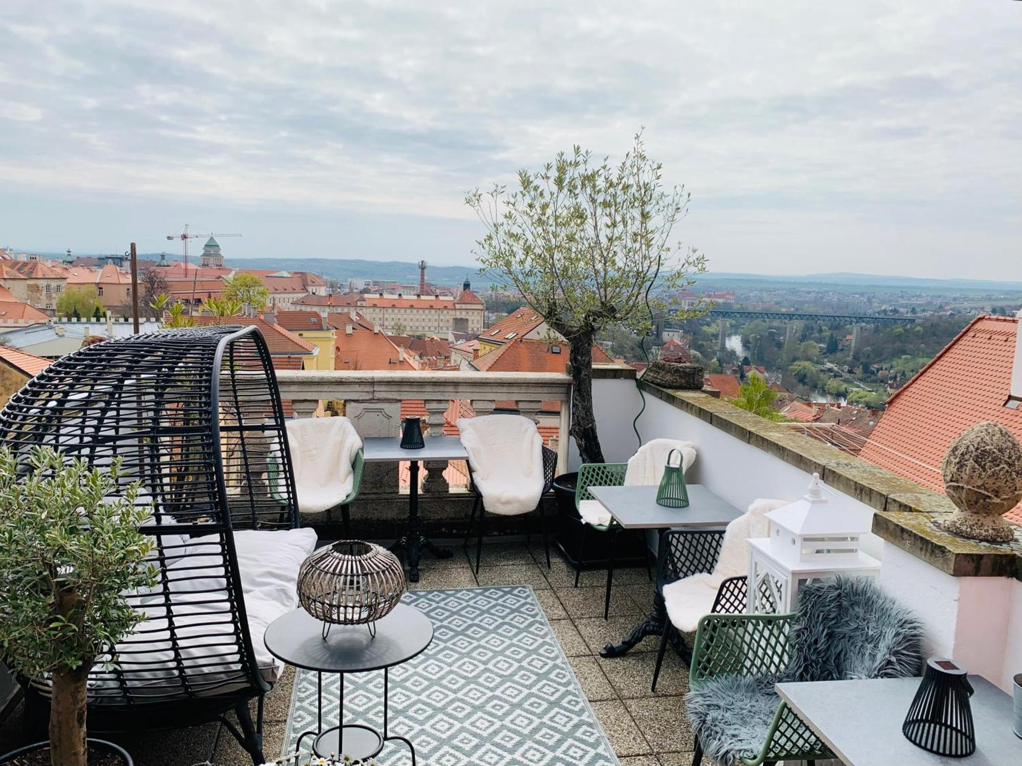 Boutique Apartments U Rolanda, Mikulasske Namesti Znojmo Ngoại thất bức ảnh