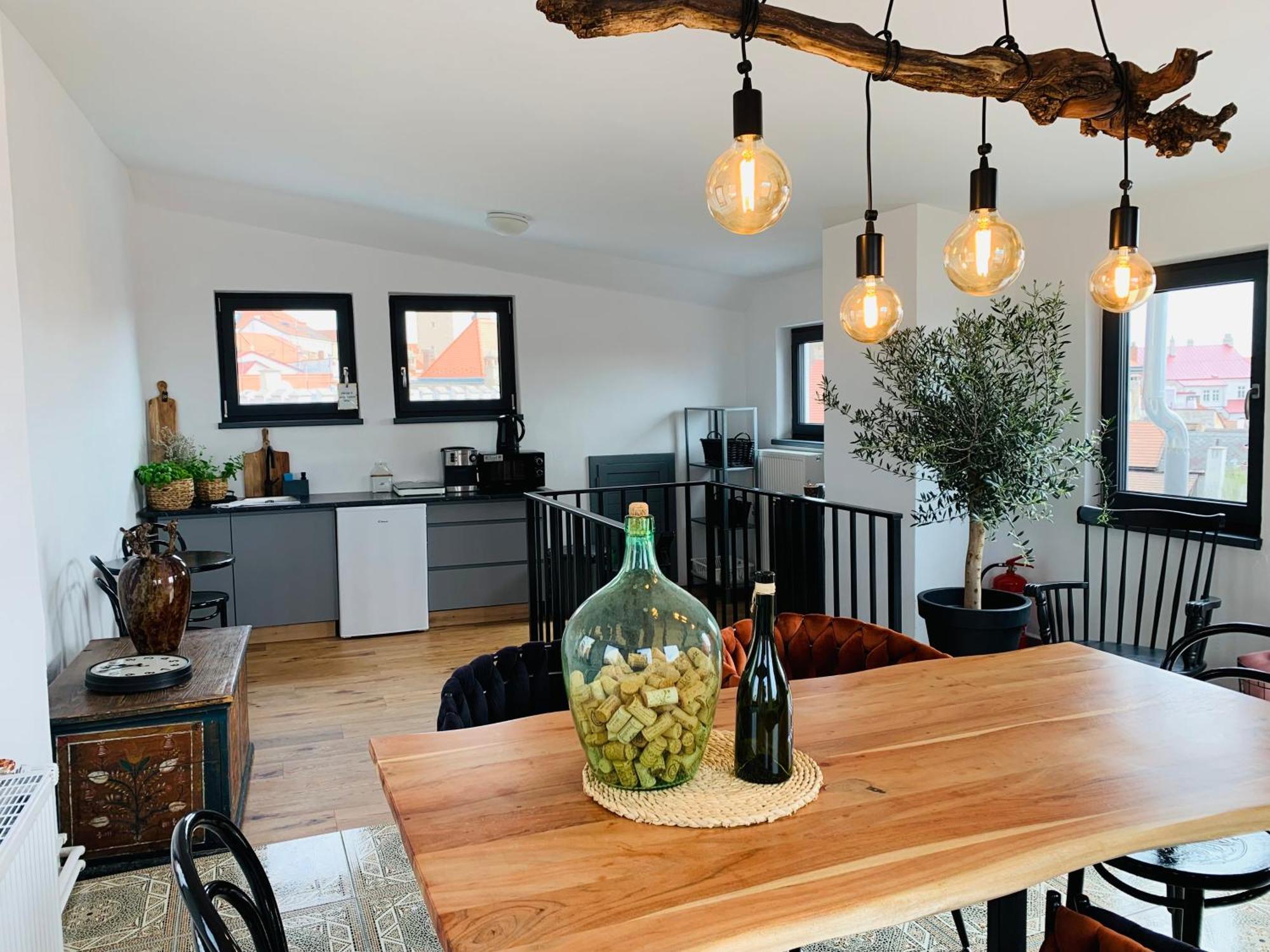 Boutique Apartments U Rolanda, Mikulasske Namesti Znojmo Ngoại thất bức ảnh