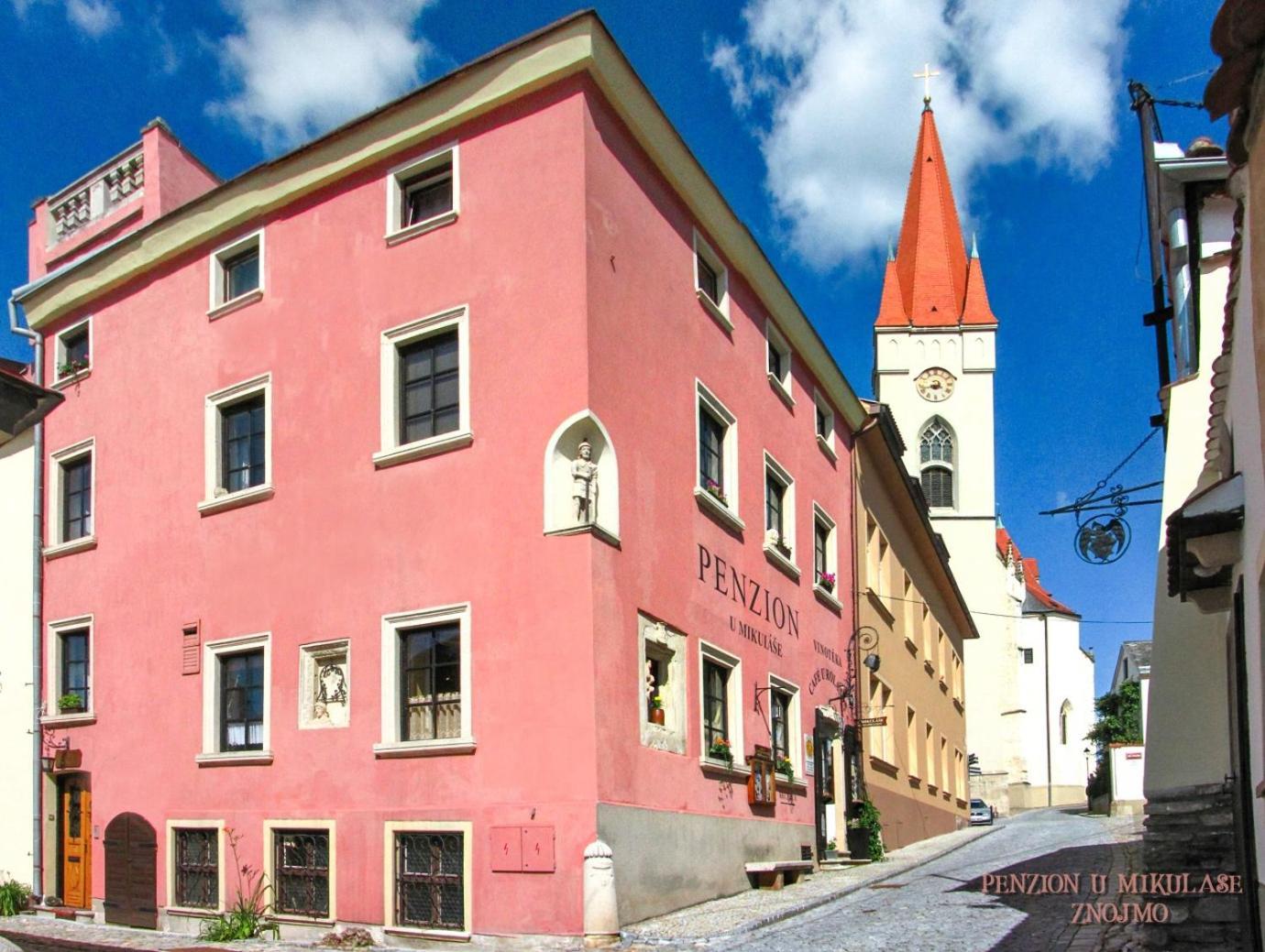 Boutique Apartments U Rolanda, Mikulasske Namesti Znojmo Ngoại thất bức ảnh