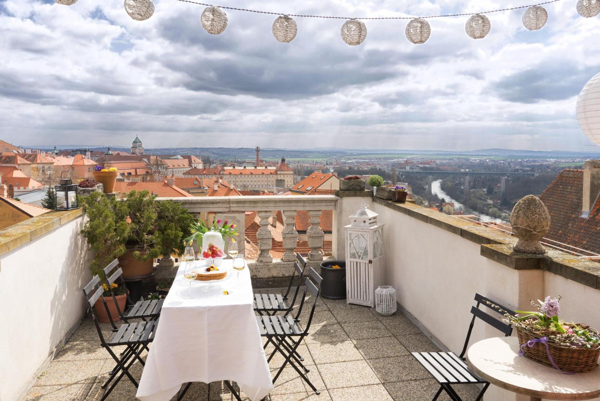 Boutique Apartments U Rolanda, Mikulasske Namesti Znojmo Ngoại thất bức ảnh